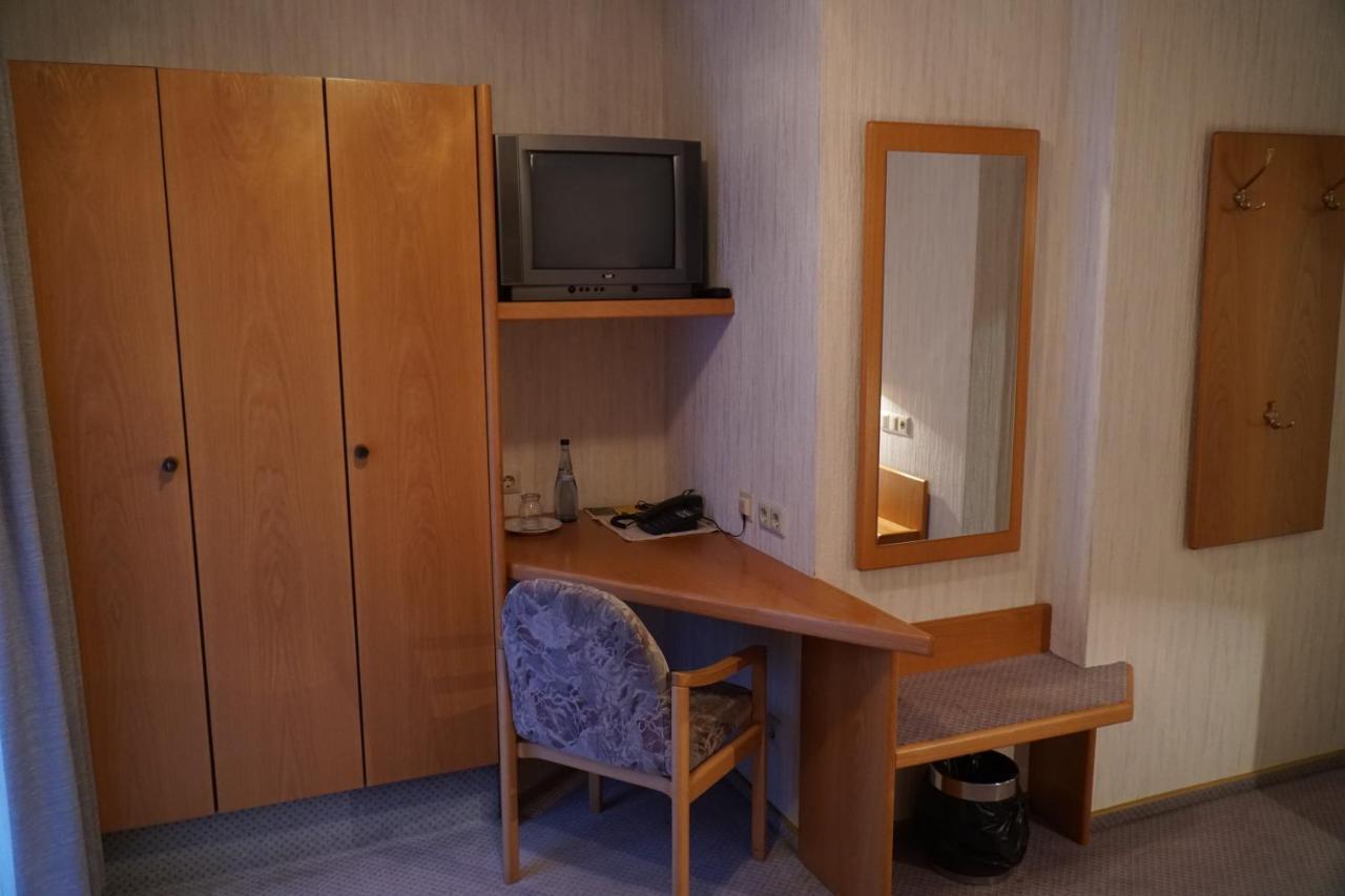 Hotel Eleon 바트타이나흐자벨슈타인 외부 사진